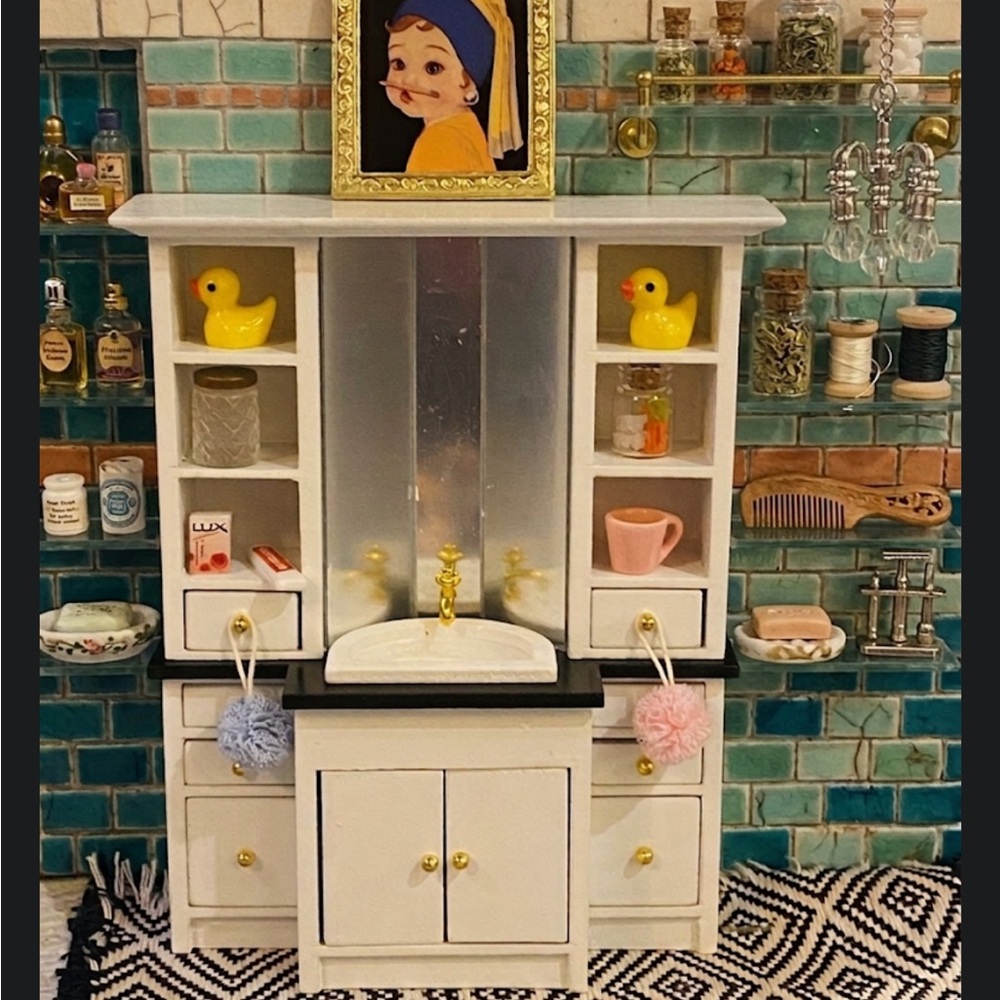 Miniature White Bathroom Vanity with Mirror & Yellow Duck Accessories